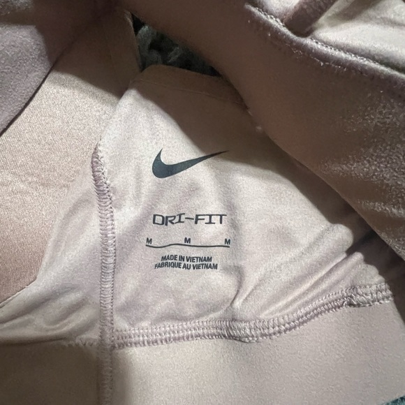 lightly worn Nike Dri-fit sports bra Size M - Picture 3 of 3